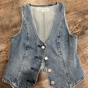 Aritzia Denim Forum 90’s Mia Vest